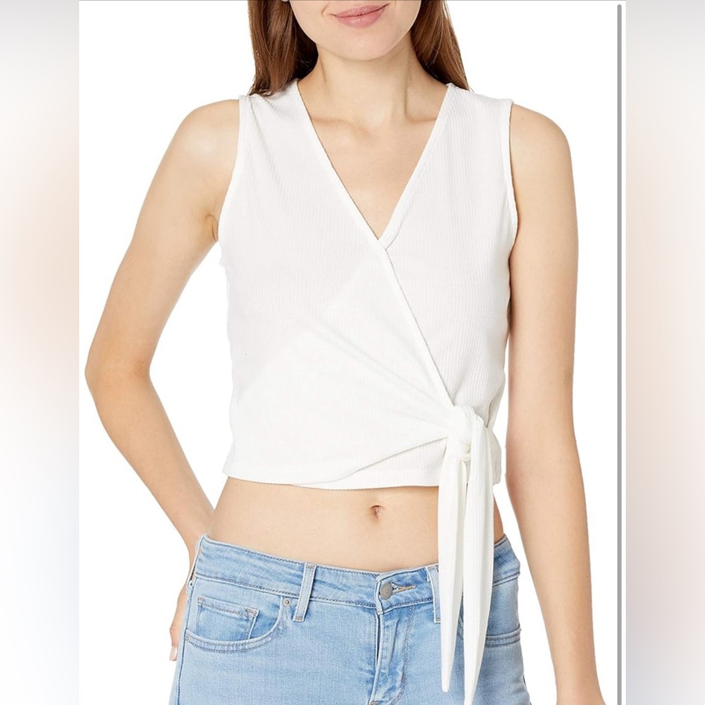 Tresics Medium White Vneck Wrap Tie Crop Top Long Blouse NWT